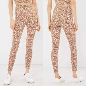 Lou & Grey Leopard Print Leggings M